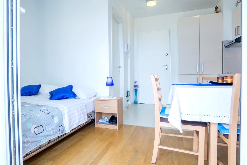 Studio Teuta - Private Parking Split Kamer foto