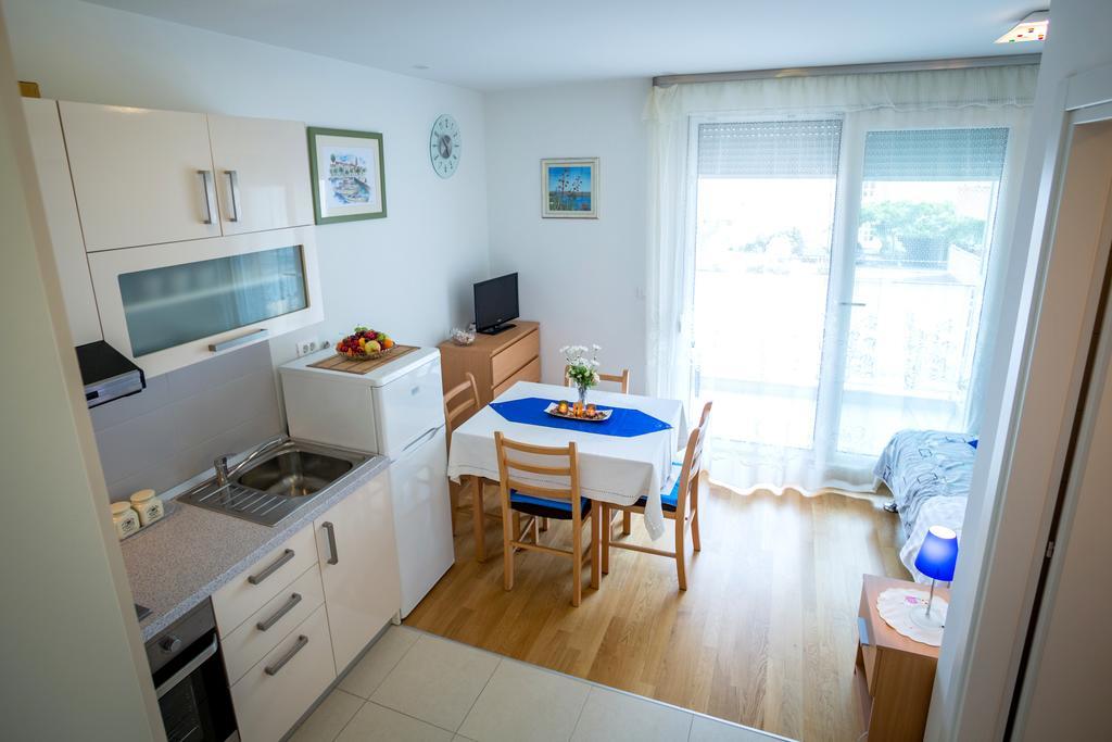 Studio Teuta - Private Parking Split Kamer foto